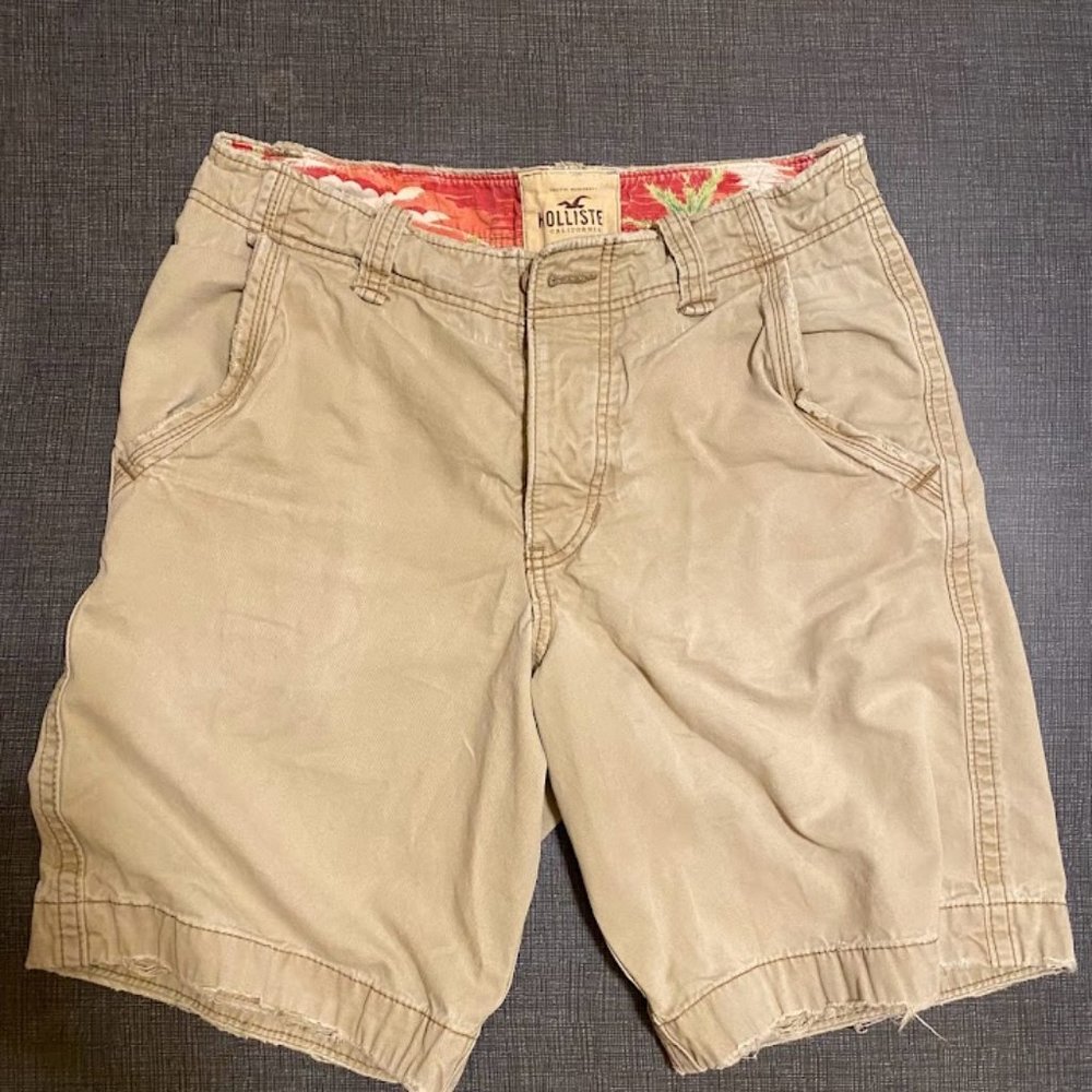Vintage Hollister khaki shorts with Hawaiian inside waistband Size 30